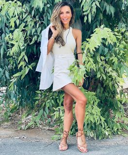 Eleni Tsolaki feet photo thumbnail