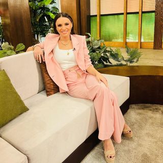 Eleni Tsolaki feet photo thumbnail