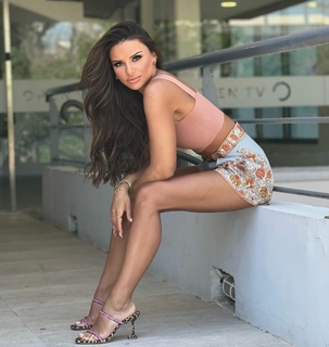 Eleni Tsolaki feet photo thumbnail