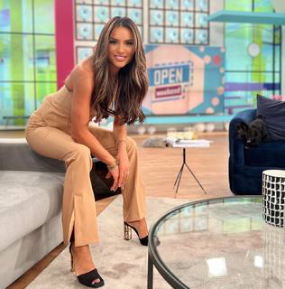 Eleni Tsolaki feet photo thumbnail