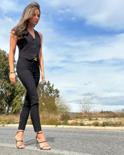 Eleni Tsolaki feet photo thumbnail