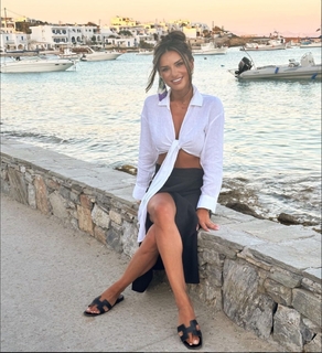 Eleni Tsolaki feet photo thumbnail