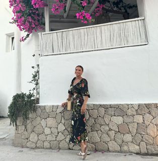 Eleni Tsolaki feet photo thumbnail