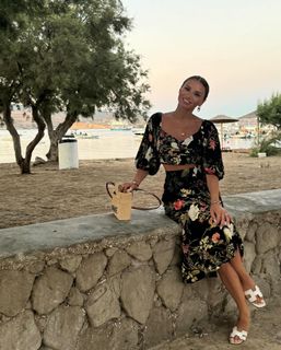 Eleni Tsolaki feet photo thumbnail