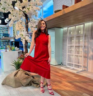 Eleni Tsolaki feet photo thumbnail