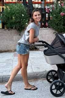 Eleni Tsolaki feet photo thumbnail