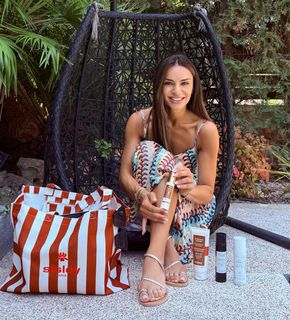 Eleni Tsolaki feet photo 1