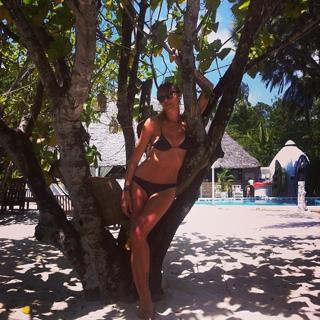 Elenoire Casalegno feet photo thumbnail