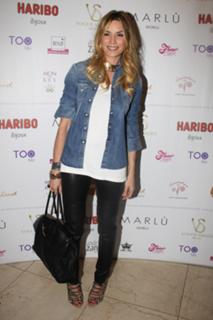 Elenoire Casalegno feet photo thumbnail