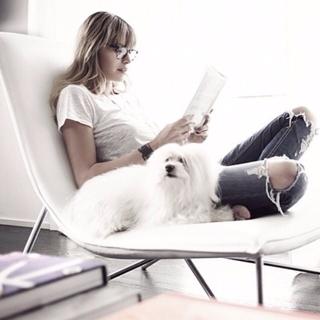 Elenoire Casalegno feet photo thumbnail