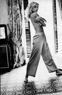 Elenoire Casalegno feet photo thumbnail