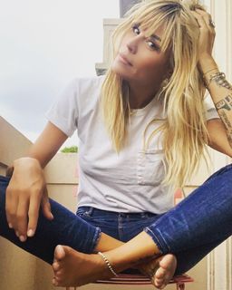 Elenoire Casalegno feet photo thumbnail