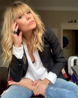 Elenoire Casalegno feet photo thumbnail