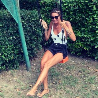 Elenoire Casalegno feet photo thumbnail