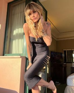 Elenoire Casalegno feet photo thumbnail