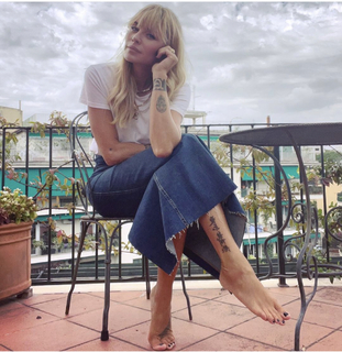 Elenoire Casalegno feet photo thumbnail