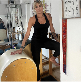 Elenoire Casalegno feet photo thumbnail