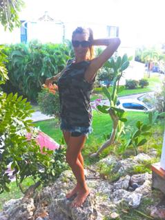 Elenoire Casalegno feet photo thumbnail