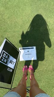 Eleonora Incardona feet photo thumbnail