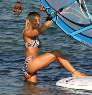 Eleonora Meleti feet photo thumbnail