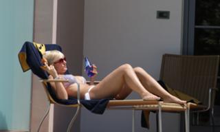 Eleonora Meleti feet photo thumbnail