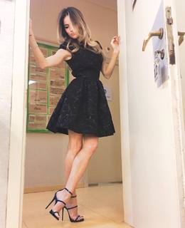 Eleonora Pedron feet photo thumbnail