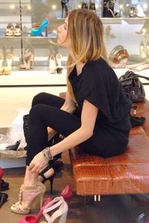 Eleonora Pedron feet photo thumbnail