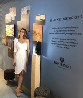 Eleonora Pedron feet photo thumbnail