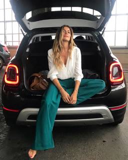 Eleonora Pedron feet photo thumbnail