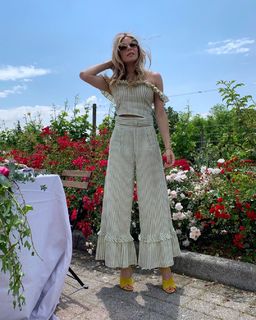 Eleonora Pedron feet photo thumbnail