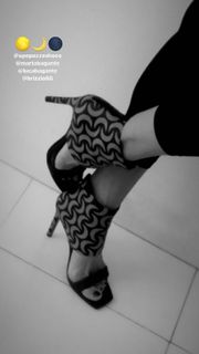 Eleonora Pedron feet photo thumbnail