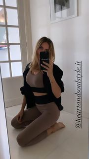 Eleonora Pedron feet photo thumbnail