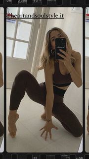 Eleonora Pedron feet photo thumbnail