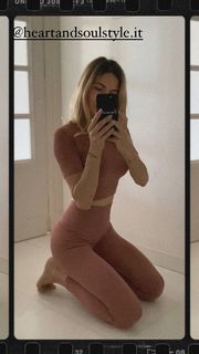 Eleonora Pedron feet photo thumbnail