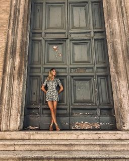 Eleonora Pedron feet photo thumbnail