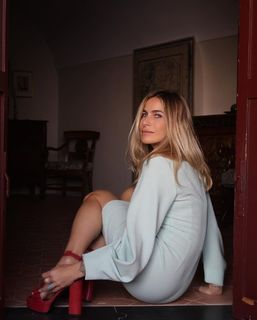 Eleonora Pedron feet photo thumbnail