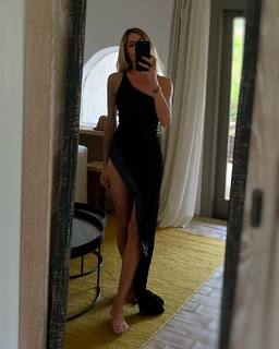 Eleonora Pedron feet photo thumbnail