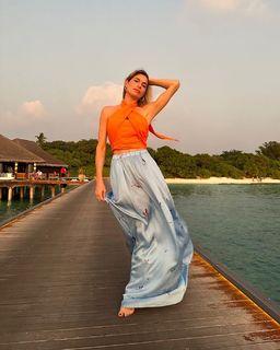 Eleonora Pedron feet photo thumbnail