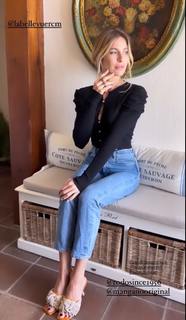 Eleonora Pedron feet photo thumbnail