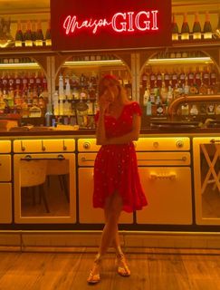 Eleonora Pedron feet photo thumbnail