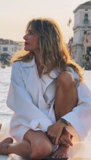 Eleonora Pedron feet photo thumbnail