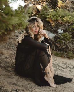 Eleonora Pedron feet photo thumbnail