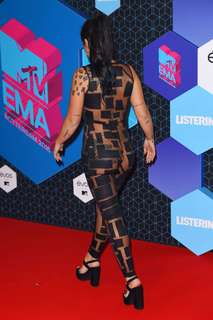 Elettra Lamborghini feet photo thumbnail