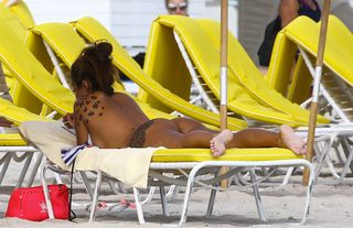 Elettra Lamborghini feet photo thumbnail