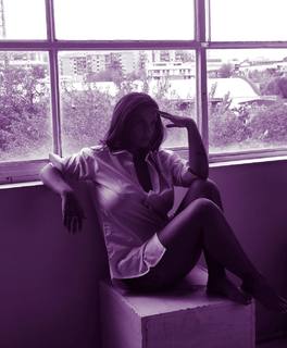 Elettra Lamborghini feet photo thumbnail