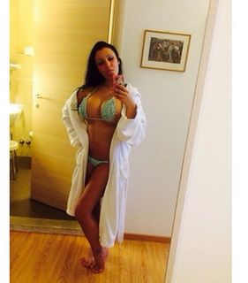 Elettra Lamborghini feet photo thumbnail
