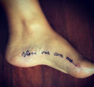 Elettra Lamborghini feet photo thumbnail