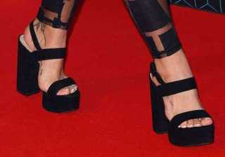 Elettra Lamborghini feet photo thumbnail