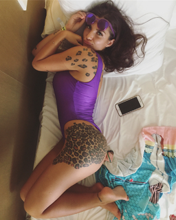 Elettra Lamborghini feet photo thumbnail