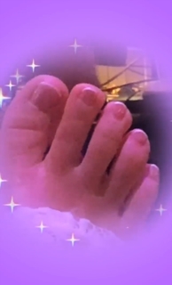Elettra Lamborghini feet photo thumbnail